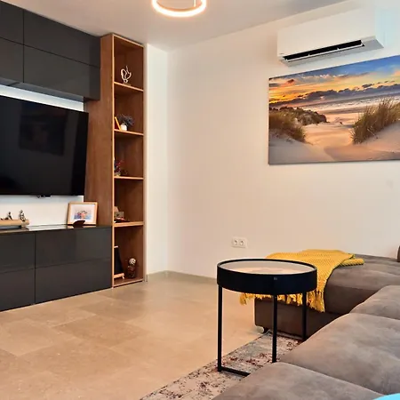 Apartamento зона хоум - *